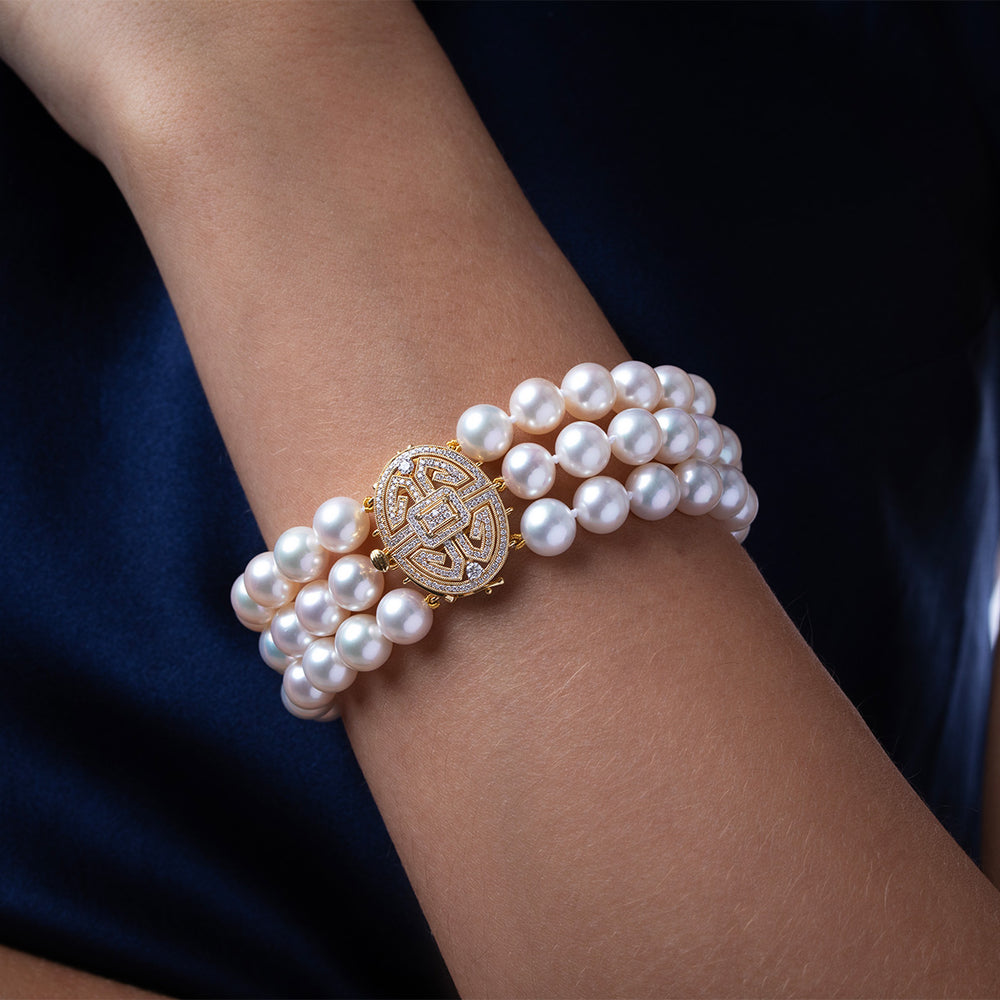 Yoko London Classic 18K Gold White Freshwater Pearl and Diamond Bracelet