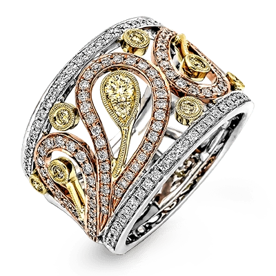 Right Hand Ring in 18k Gold with Diamonds